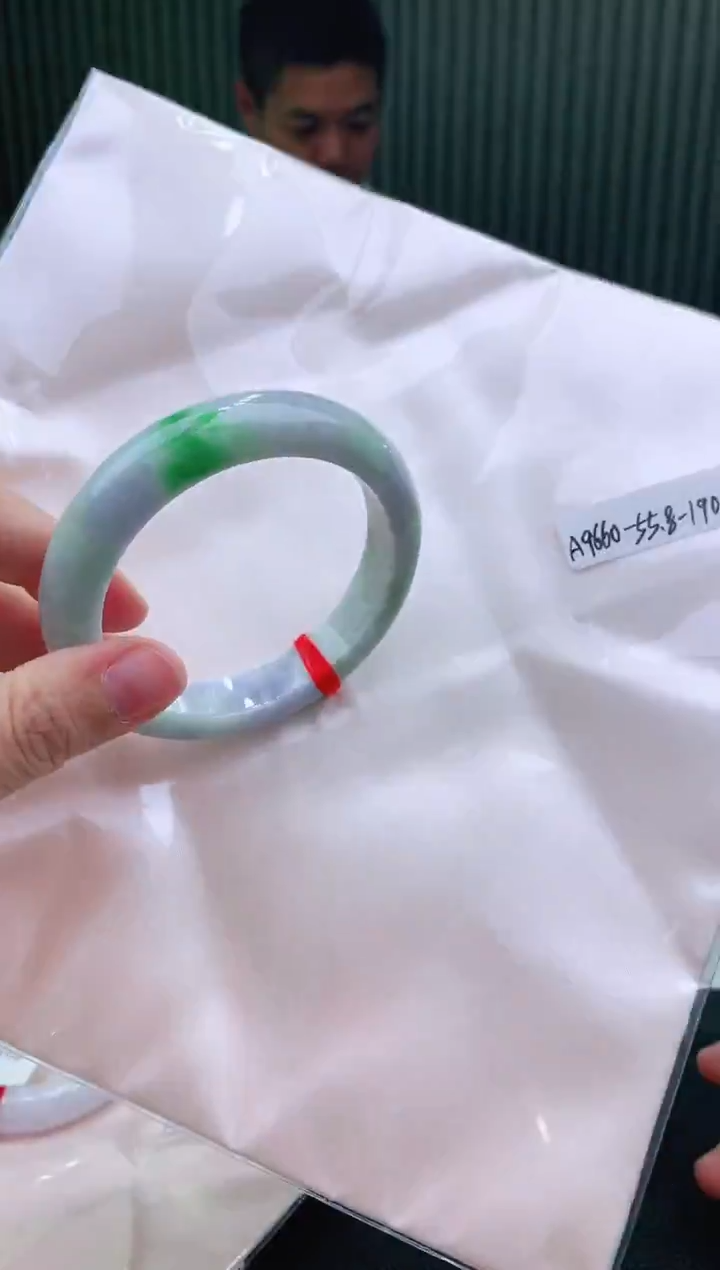 未镶嵌手镯翡翠55+