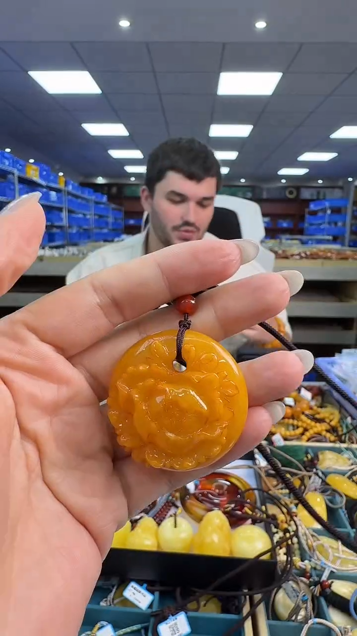 琥珀颈饰未镶嵌225秒拍号 假一罚三 