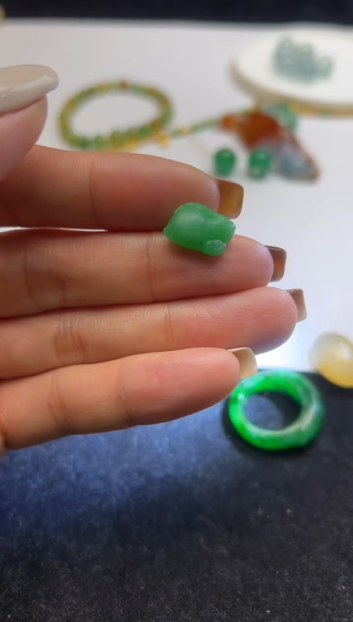 未镶嵌定制翡翠绿白兔3000+300-wpj163