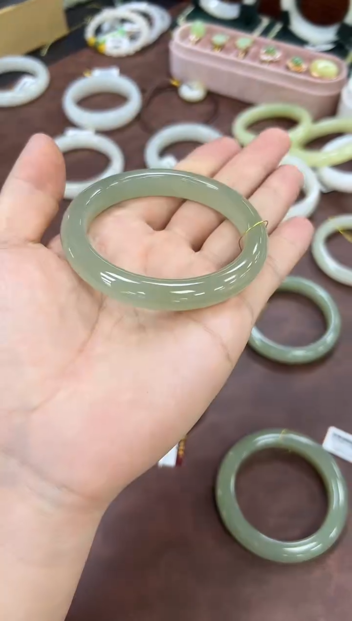 未镶嵌手镯和田玉山流水58-59  000