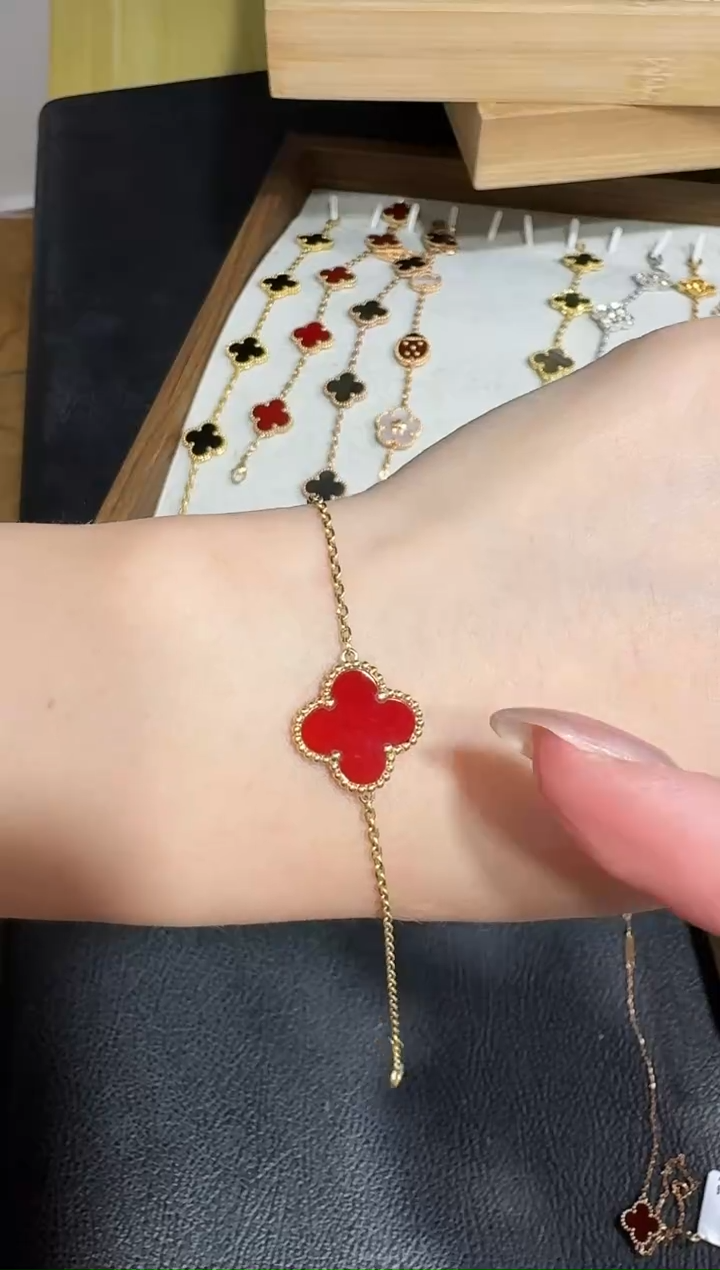 18K金镶嵌手链玛瑙/玉髓?****?红色单花手链GHJ