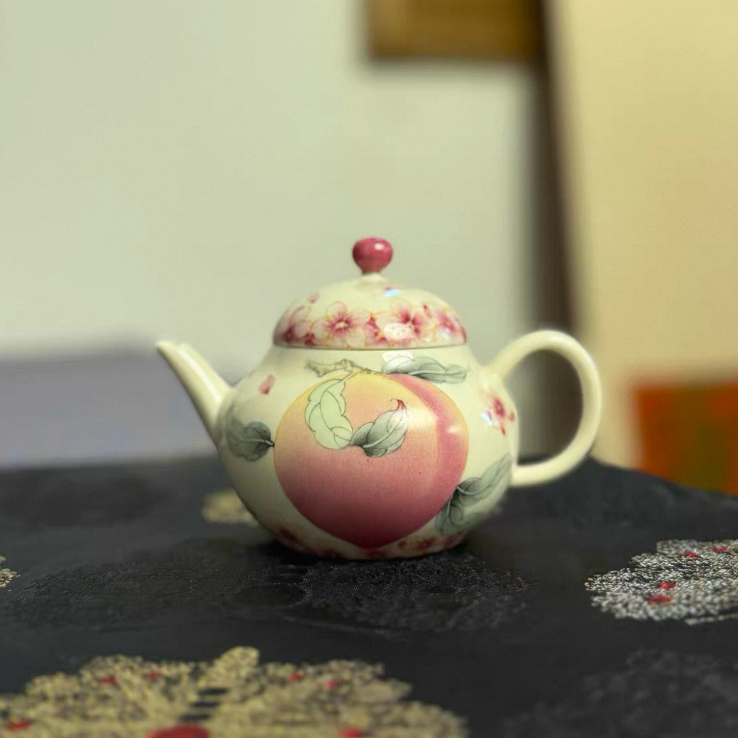 《梦乔茶器》雅圣景德镇手工手绘桃花桃桃壶高端窑口精美茶器陶瓷壶
