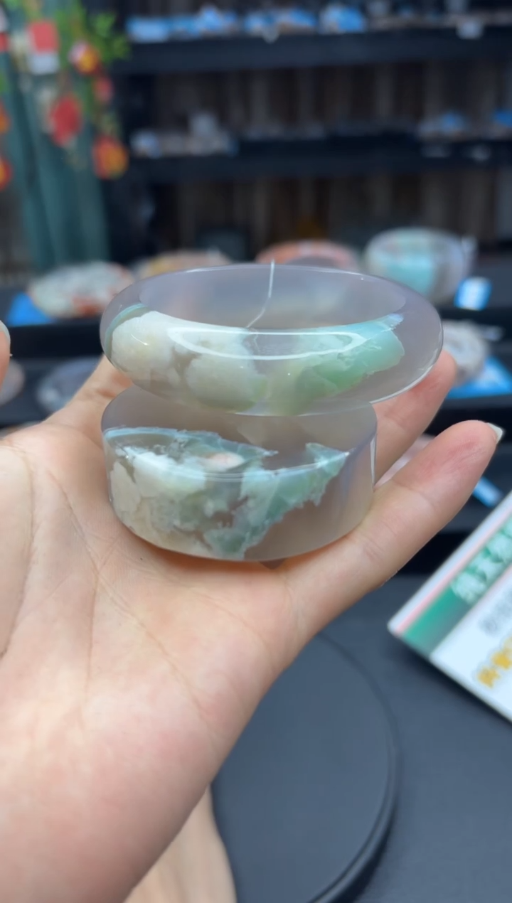 【闪购商品】石英质玉手镯未镶嵌439（56圈贈送鐲心）