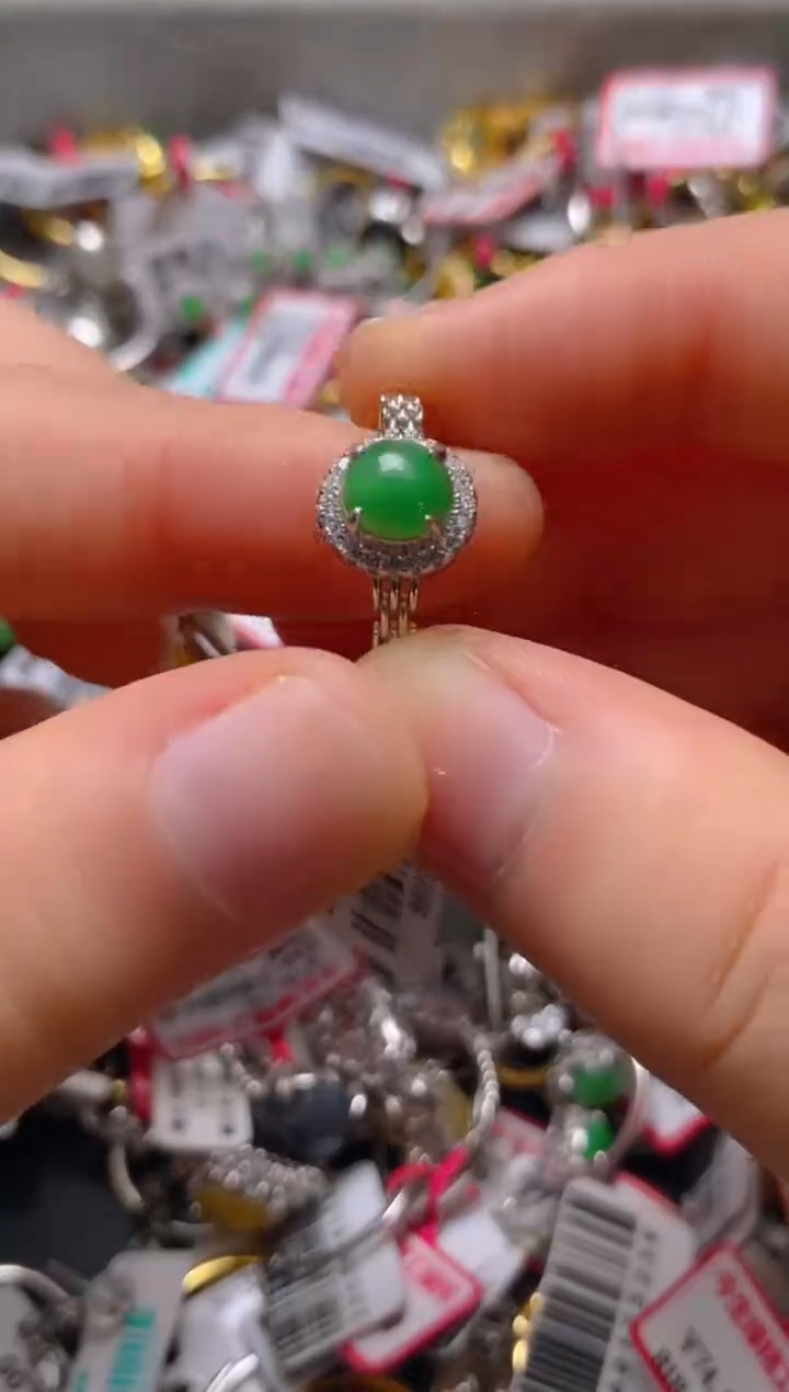 银S925镶嵌戒指翡翠百内无证书