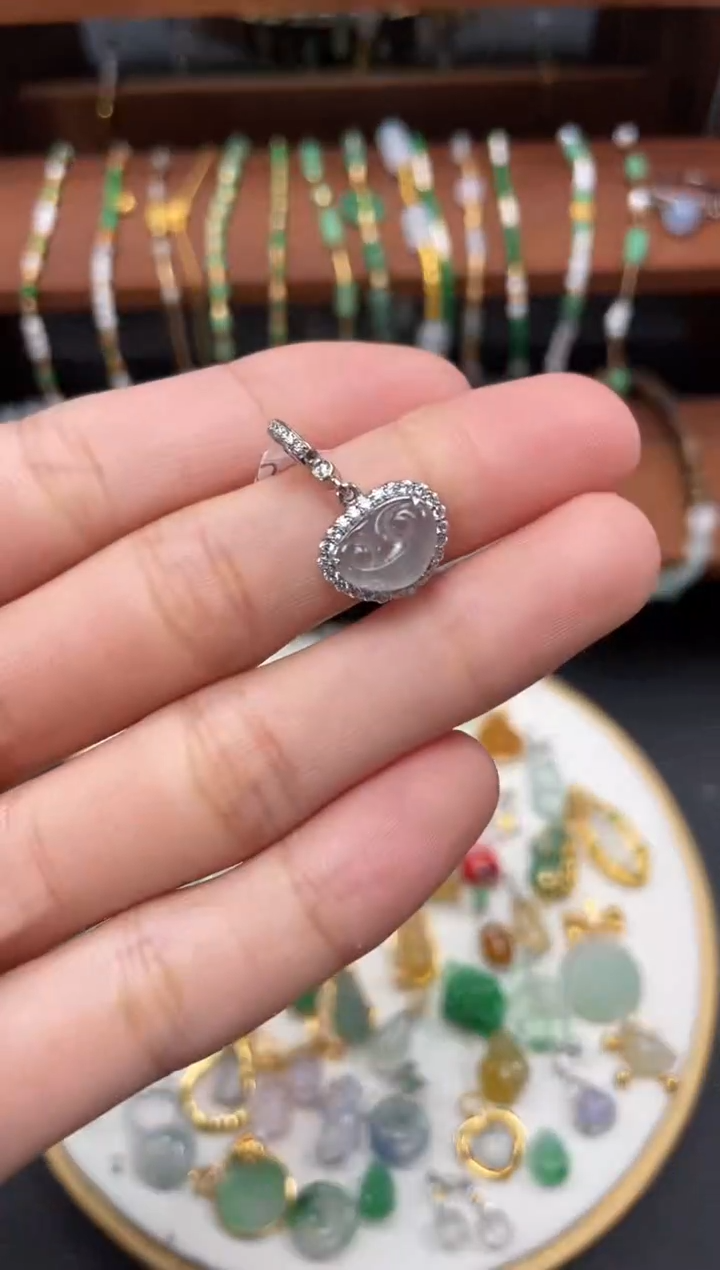 【闪购商品】翡翠吊坠(不含链)银S925镶嵌一个  JK235