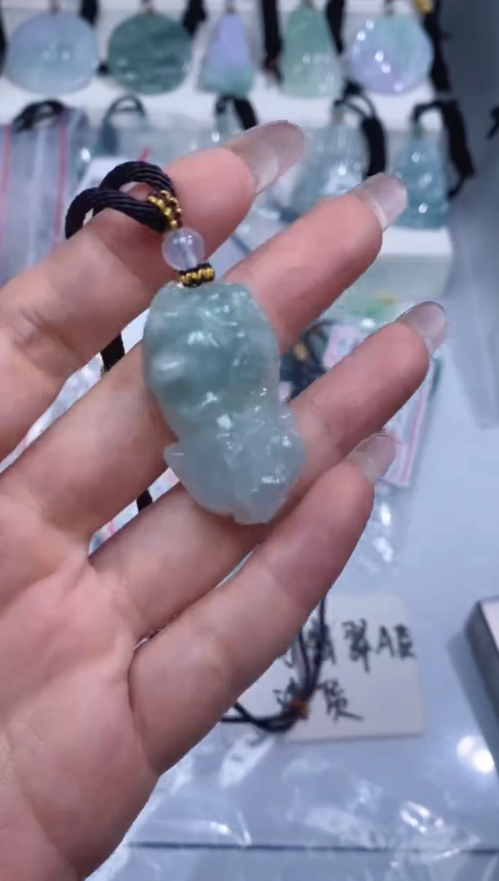 颈饰未镶嵌翡翠吊坠