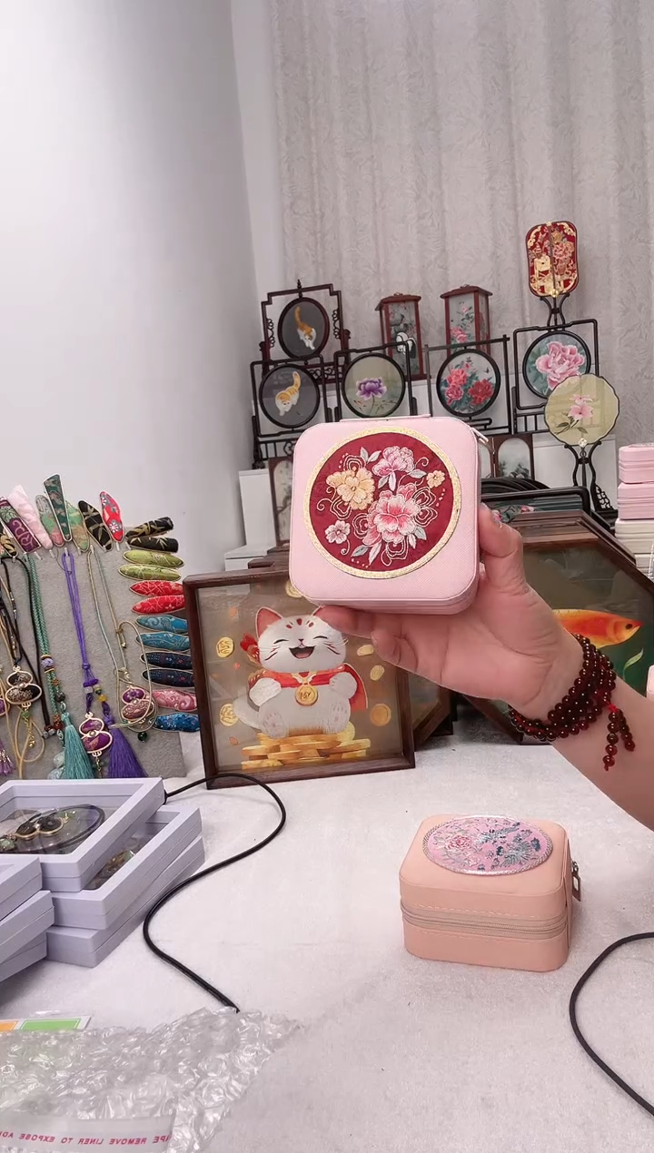 扇子苏绣作品手工首饰盒