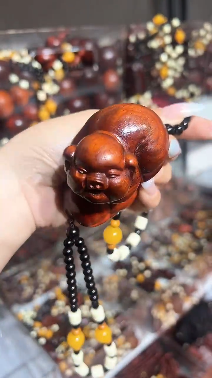 【闪购商品】非洲紫檀（红花梨）紫檀木小福猪手把件赠送手把绳