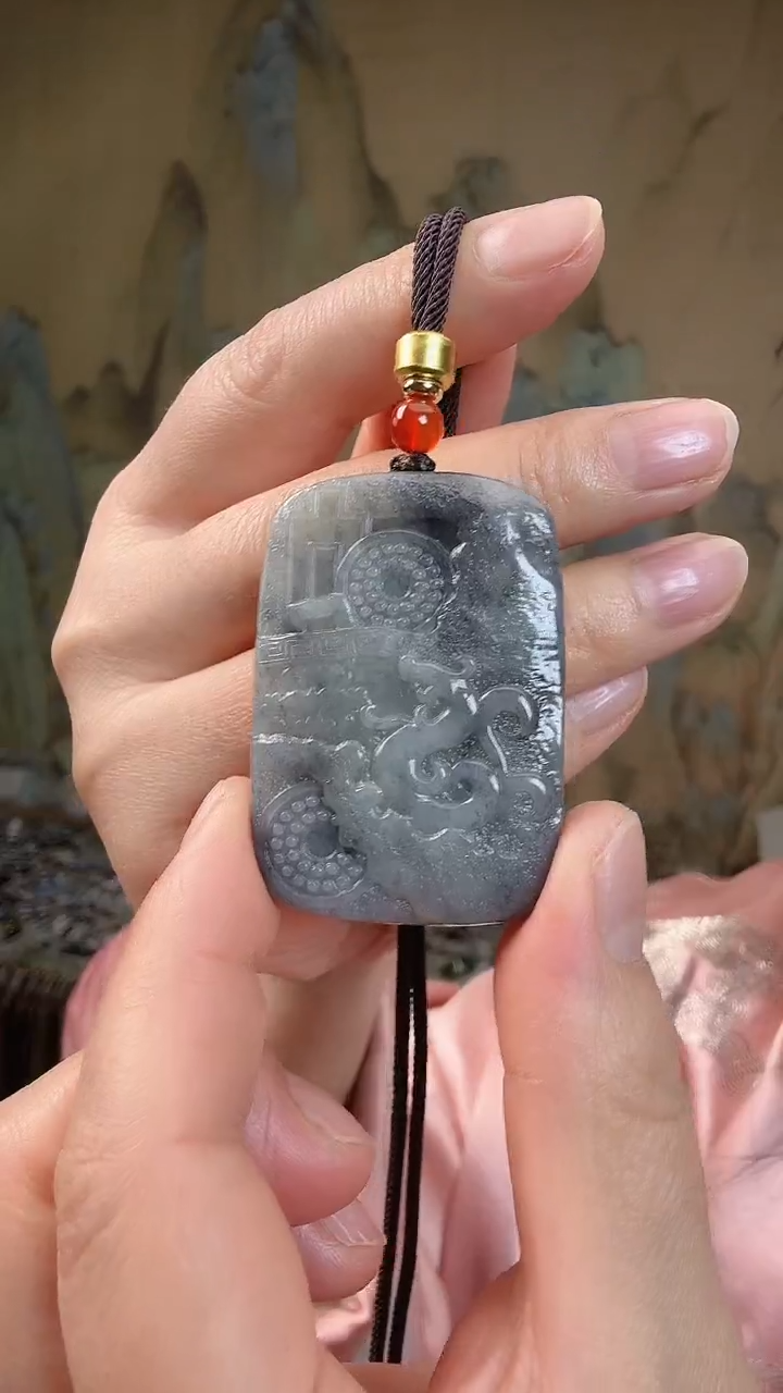 颈饰未镶嵌和田玉.