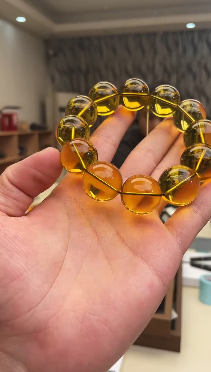 【闪购商品】琥珀裸石未镶嵌20mm蓝珀手串多样性发其中一件