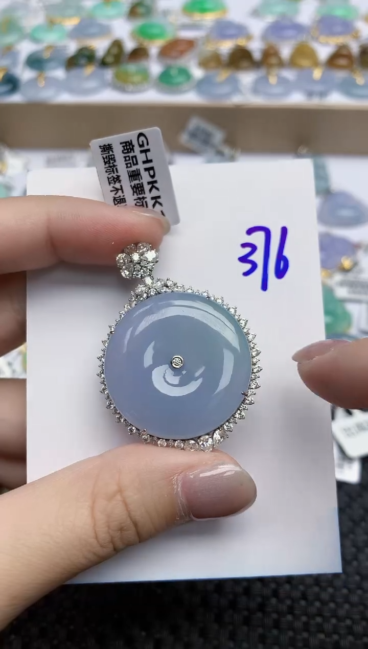 【闪购商品】翡翠颈饰18K金镶嵌天然翡翠A货