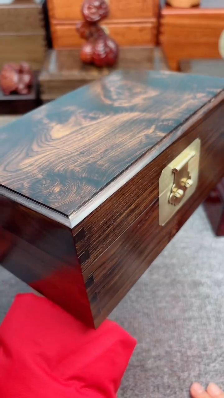 【闪购商品】老板娘推荐紫光檀升级版盒子