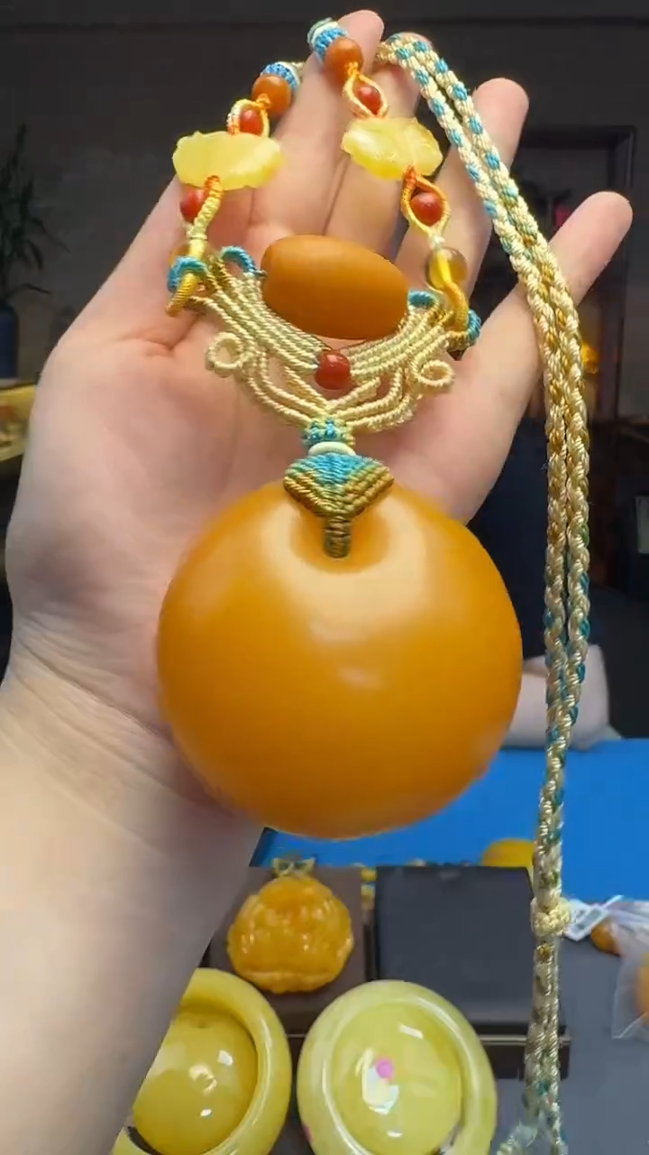 琥珀吊坠(不含链)未镶嵌天然保真蜜蜡公主扣套装（送绳子）