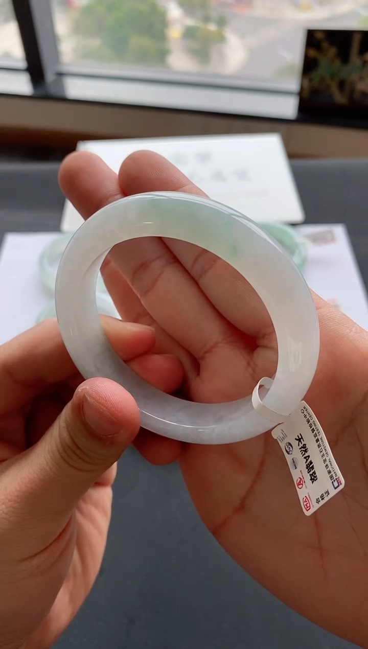 【闪购商品】翡翠手镯未镶嵌26号57*12.3*9.4正圈