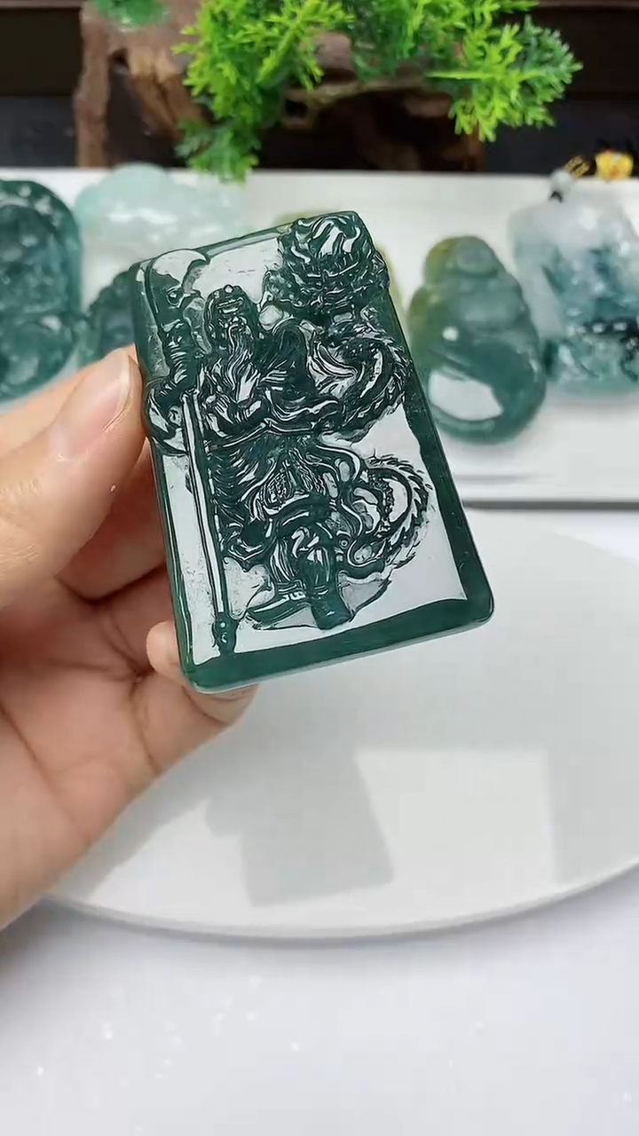 【闪购商品】翡翠颈饰未镶嵌         