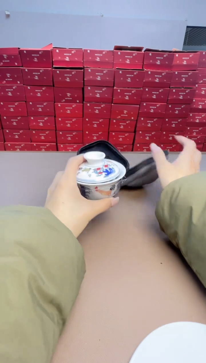 【闪购商品】摆件瓷制品S1111111111111