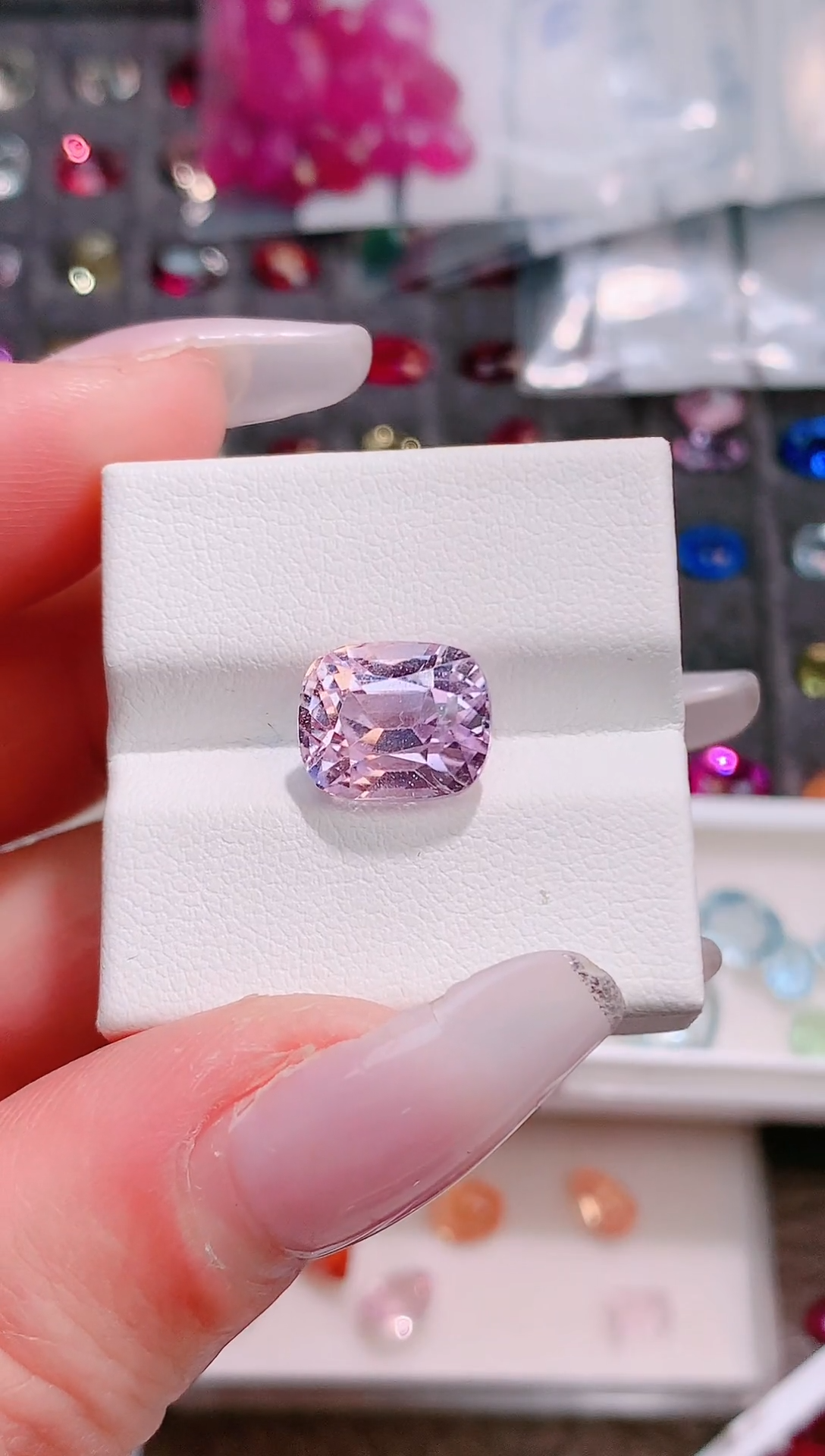 未镶嵌锂辉石裸石5.73ct天然气泡