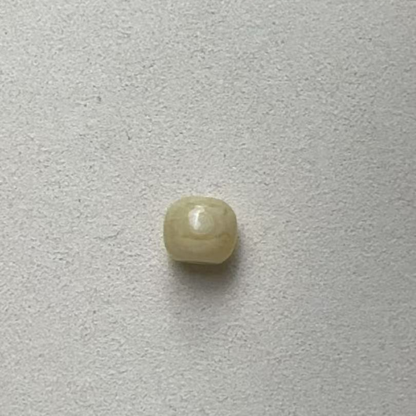 俄料微瑕单珠蜜蜡