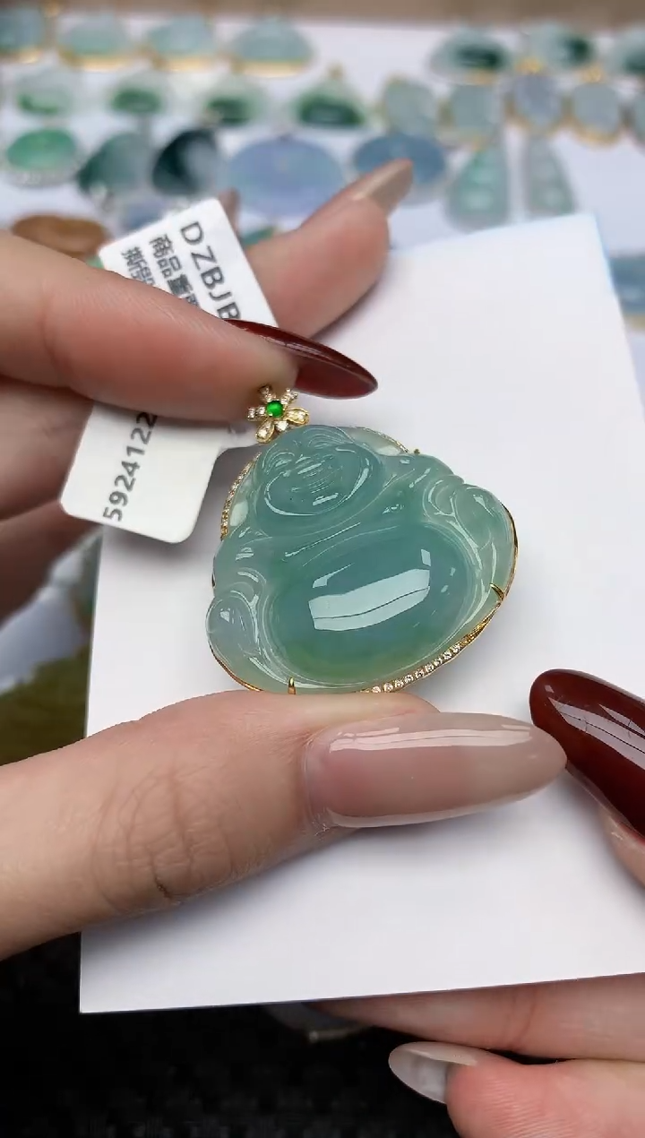 【闪购商品】翡翠颈饰18K金镶嵌天然翡翠a货