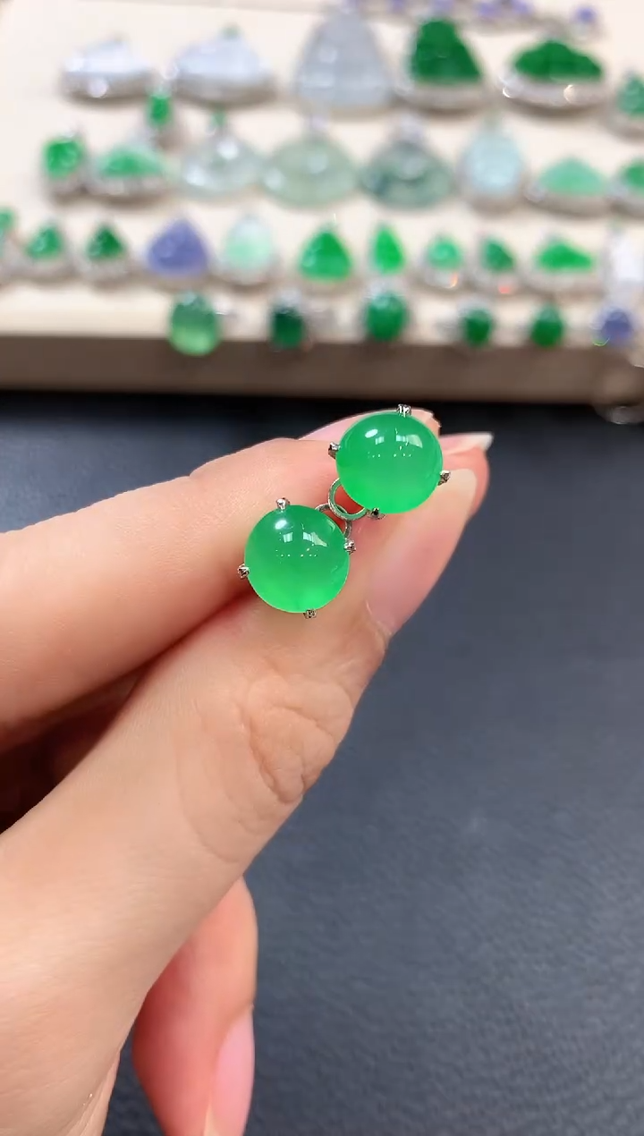 【闪购商品】翡翠耳饰18K金镶嵌v60     