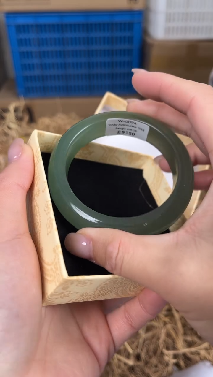 未镶嵌手镯石英质玉编码W0094