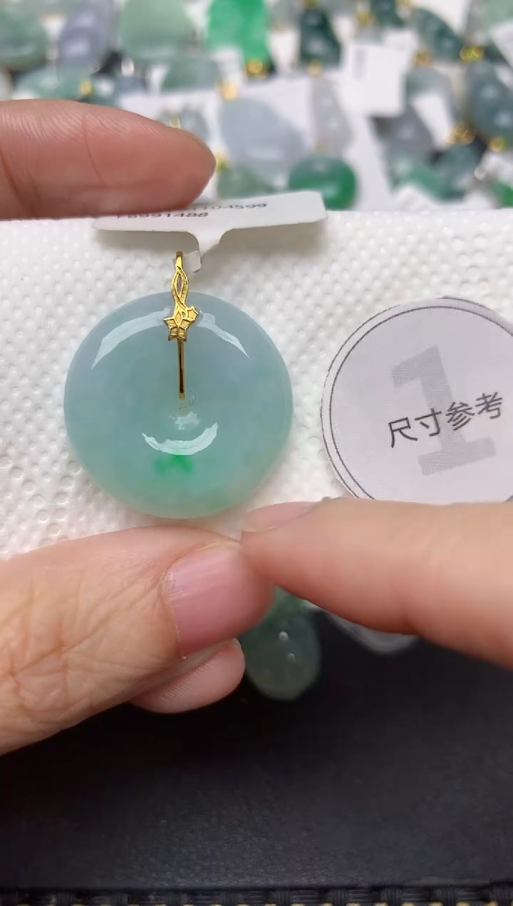 颈饰18K金镶嵌翡翠天然缅甸A货翡翠