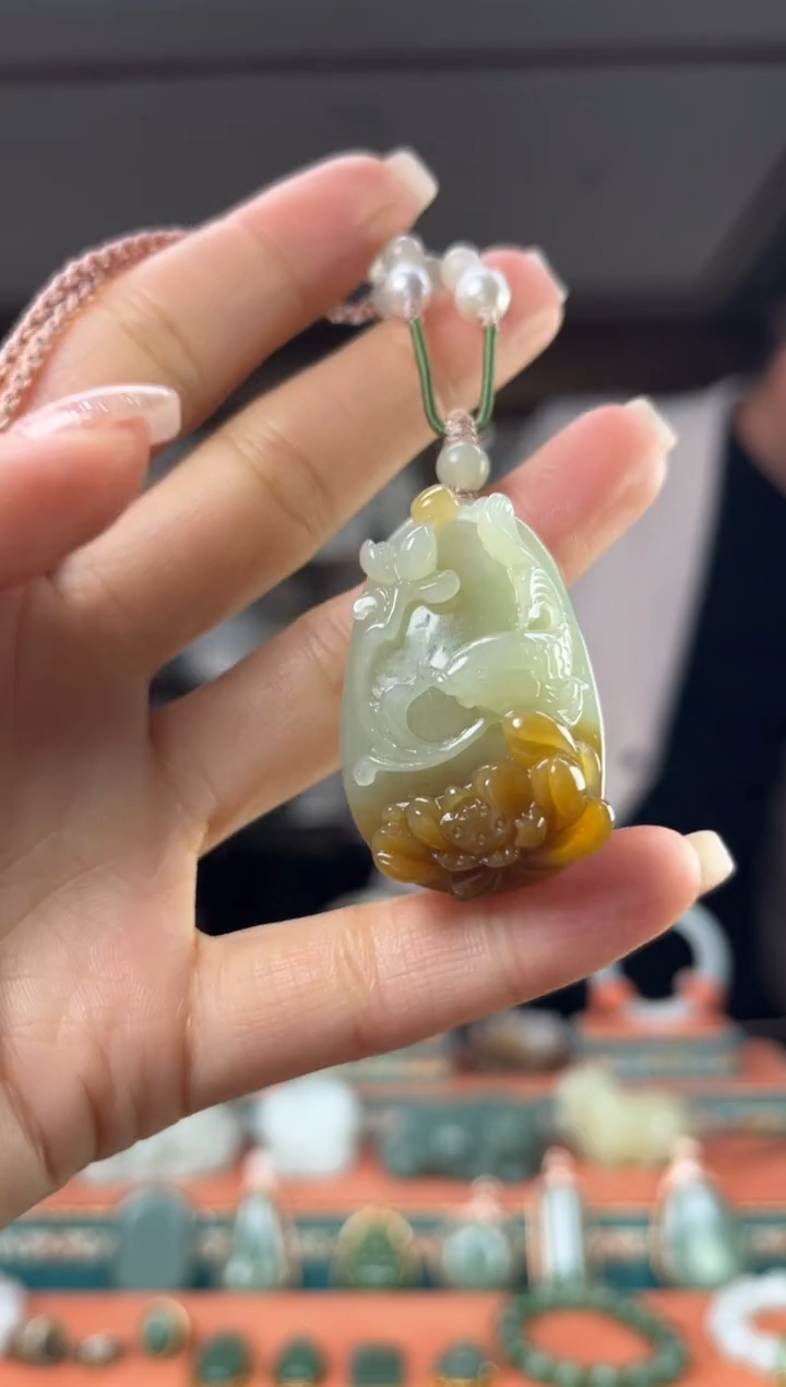 颈饰未镶嵌和田玉佩佩