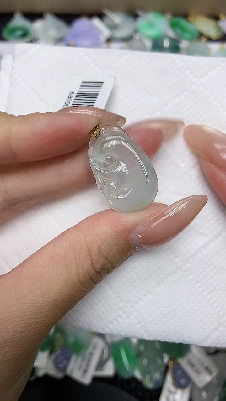 颈饰18K金镶嵌翡翠1111111111