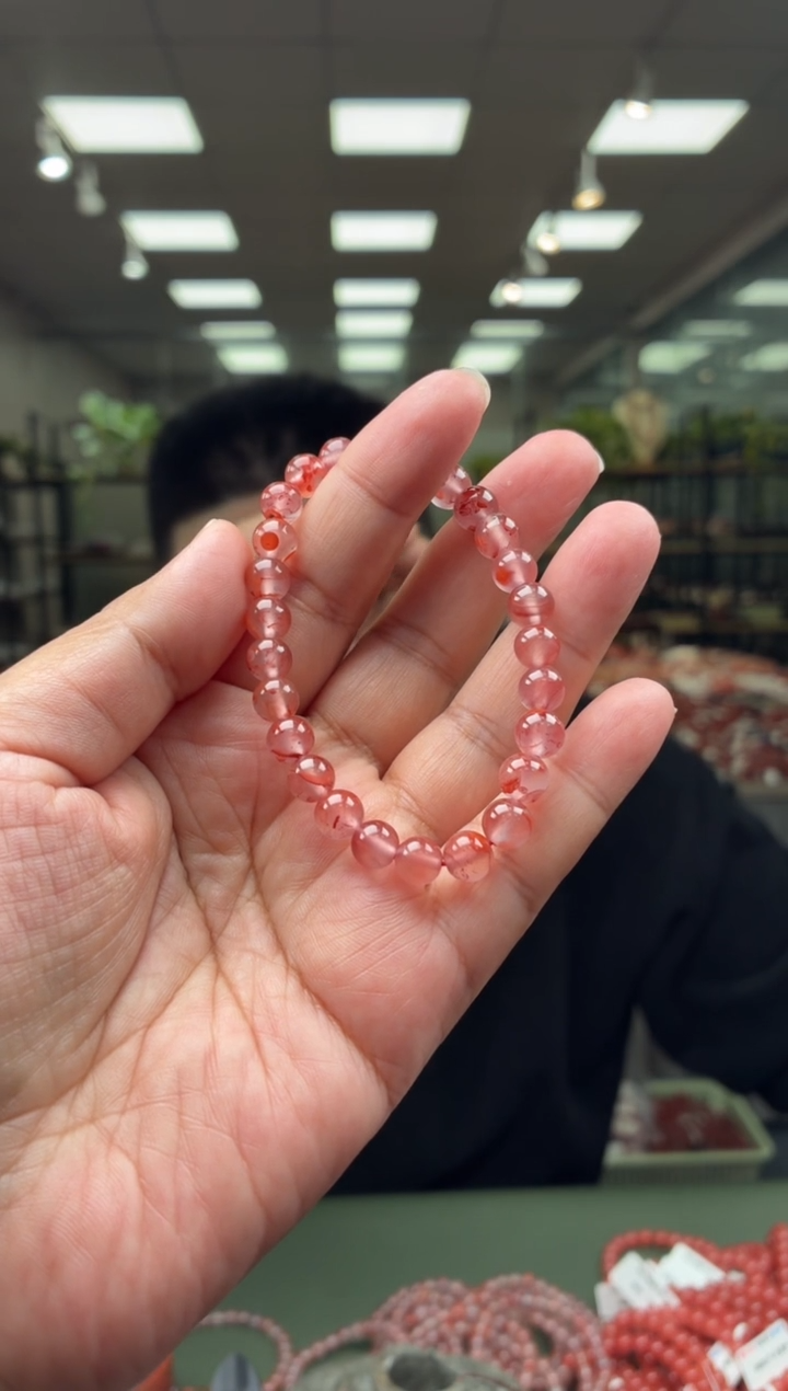 未镶嵌手串南红玛瑙单圈手串一条约7mm多样性发货