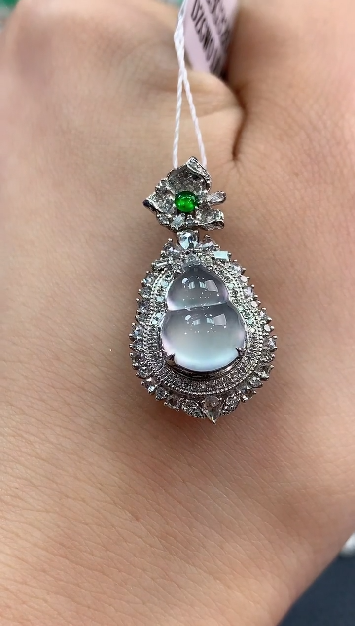 【闪购商品】翡翠吊坠(不含链)18K金镶嵌 C32