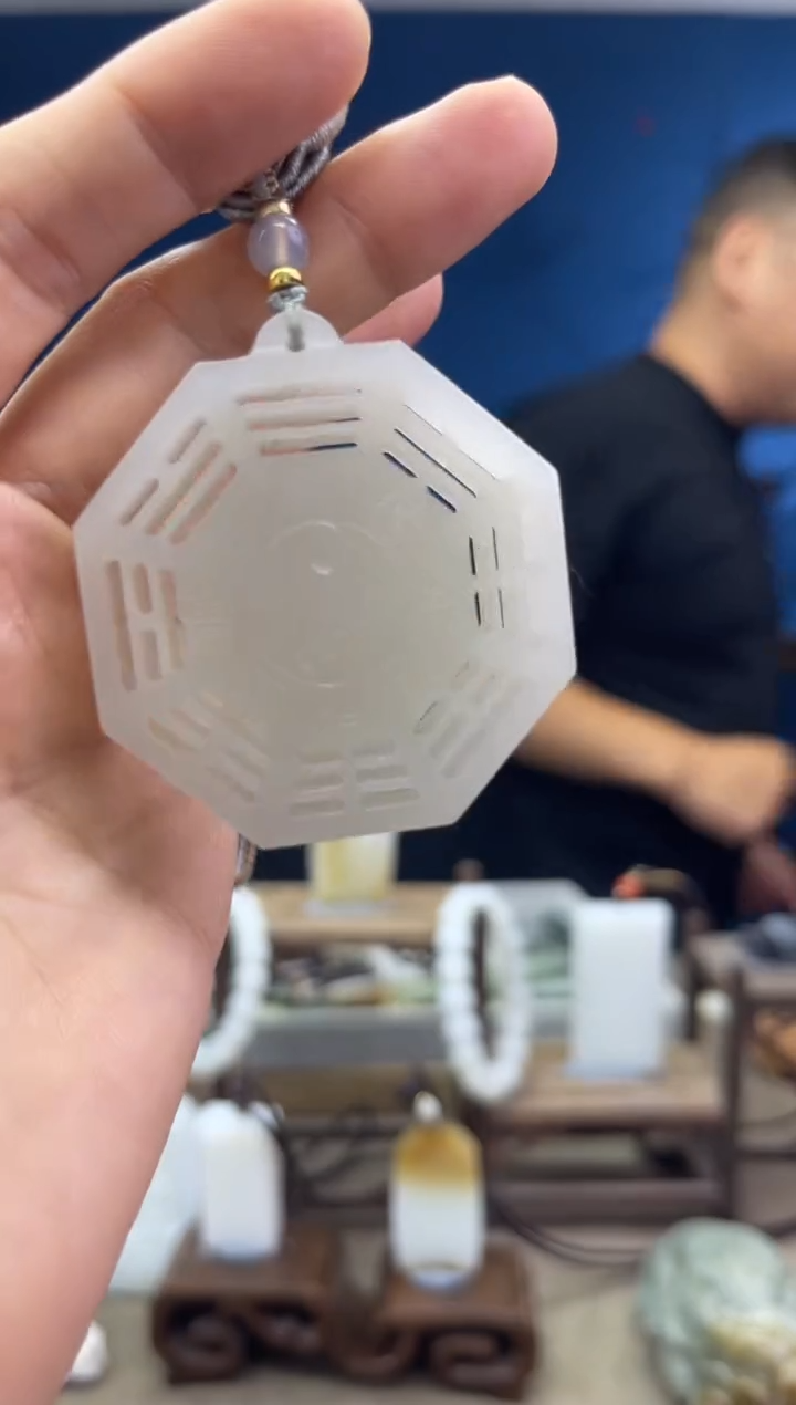 和田玉未镶嵌颈饰1