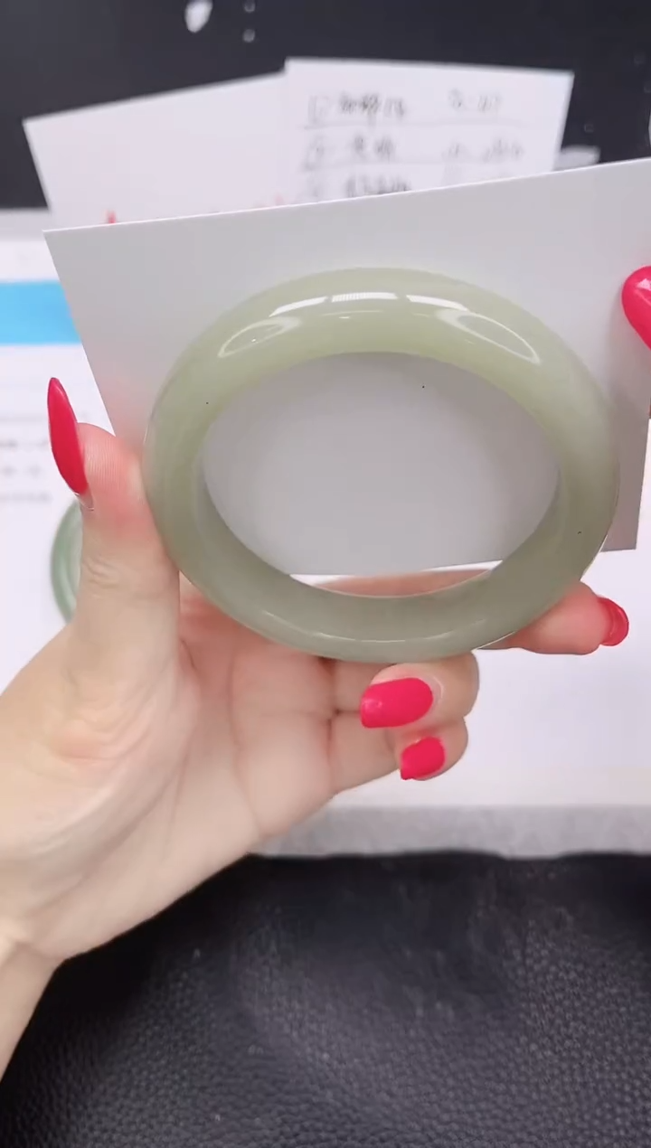 未镶嵌手镯石英质玉244-60.2