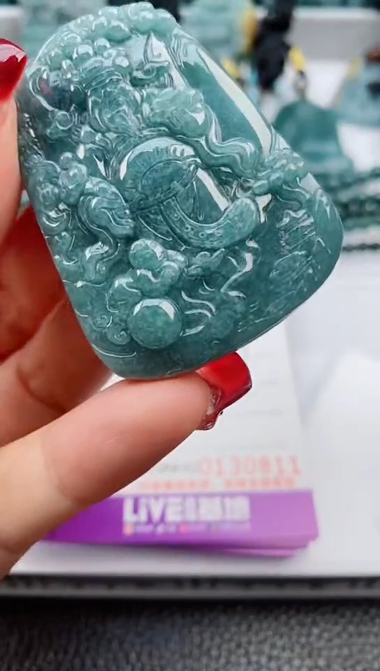 【闪购商品】翡翠颈饰未镶嵌             