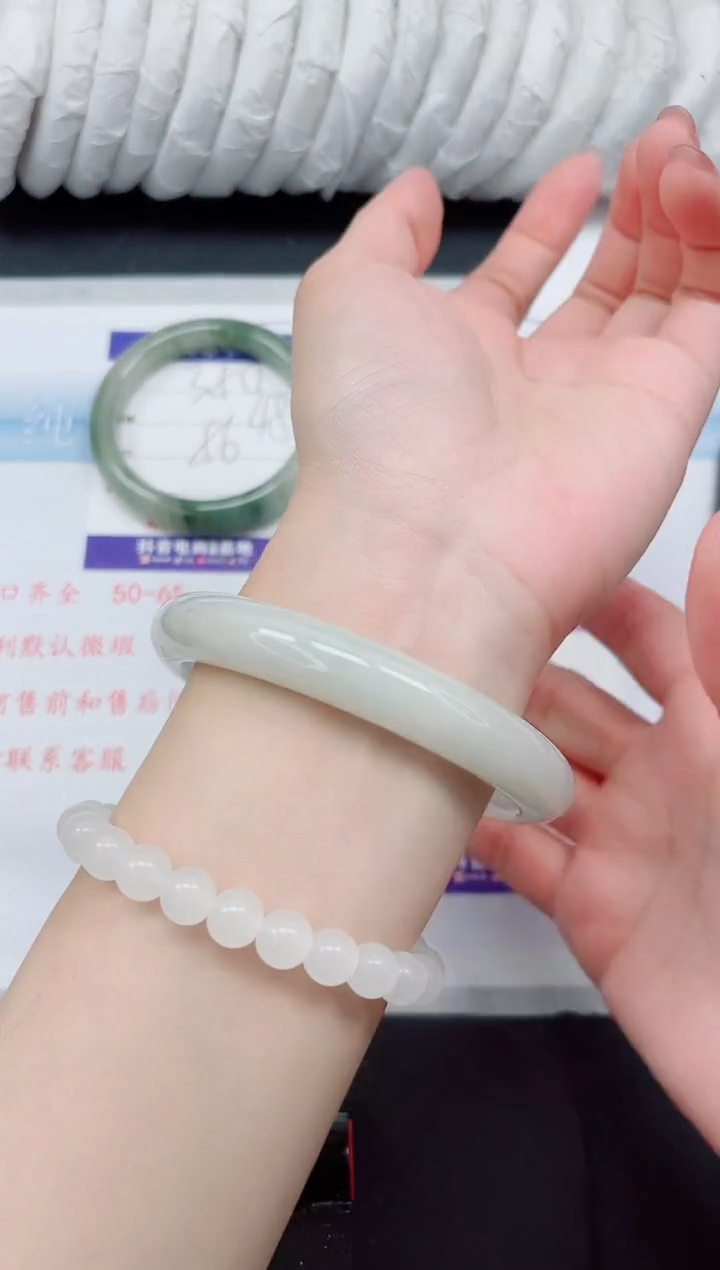 【闪购商品】石英质玉手镯未镶嵌351#64