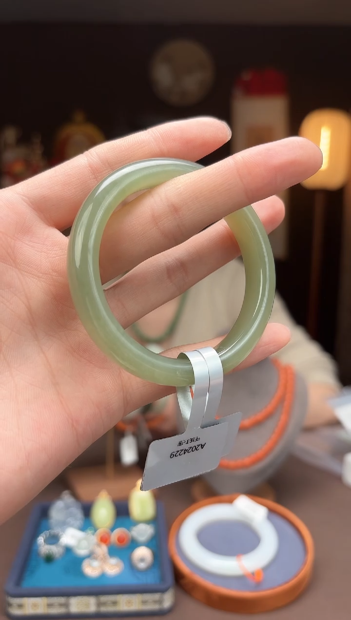 【闪购商品】和田玉FA30湖水绿手镯54-55mm未镶嵌-