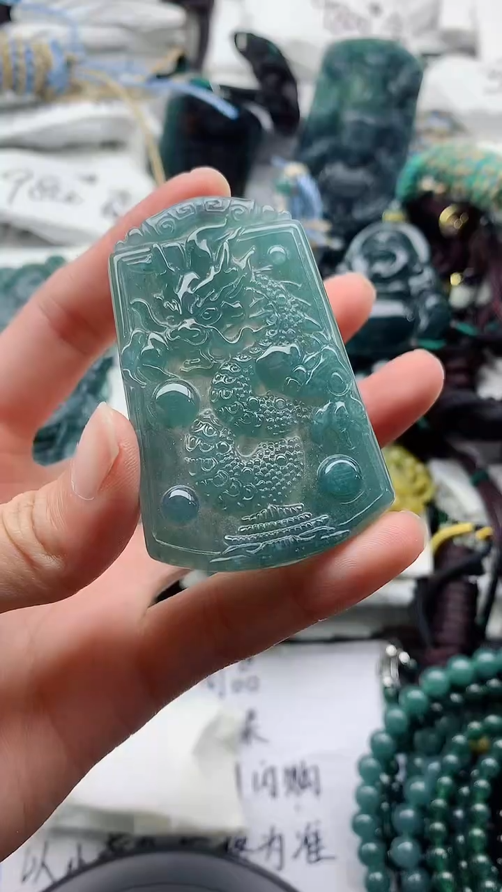 翡翠未镶嵌颈饰88888888