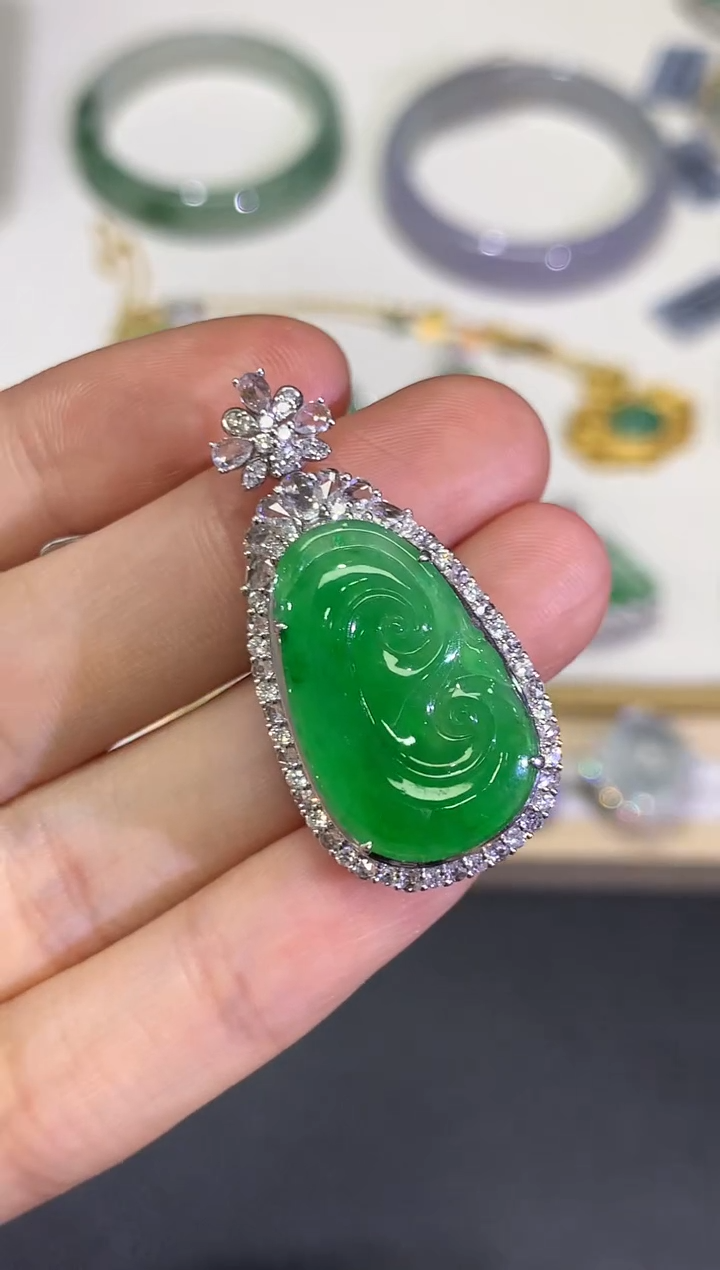 【闪购商品】翡翠颈饰18K金镶嵌团购63