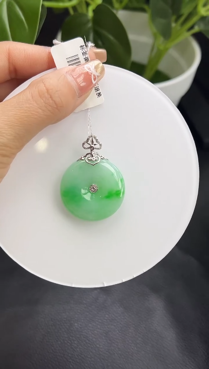 【闪购商品】翡翠颈饰18K金镶嵌YM812-1 平安扣