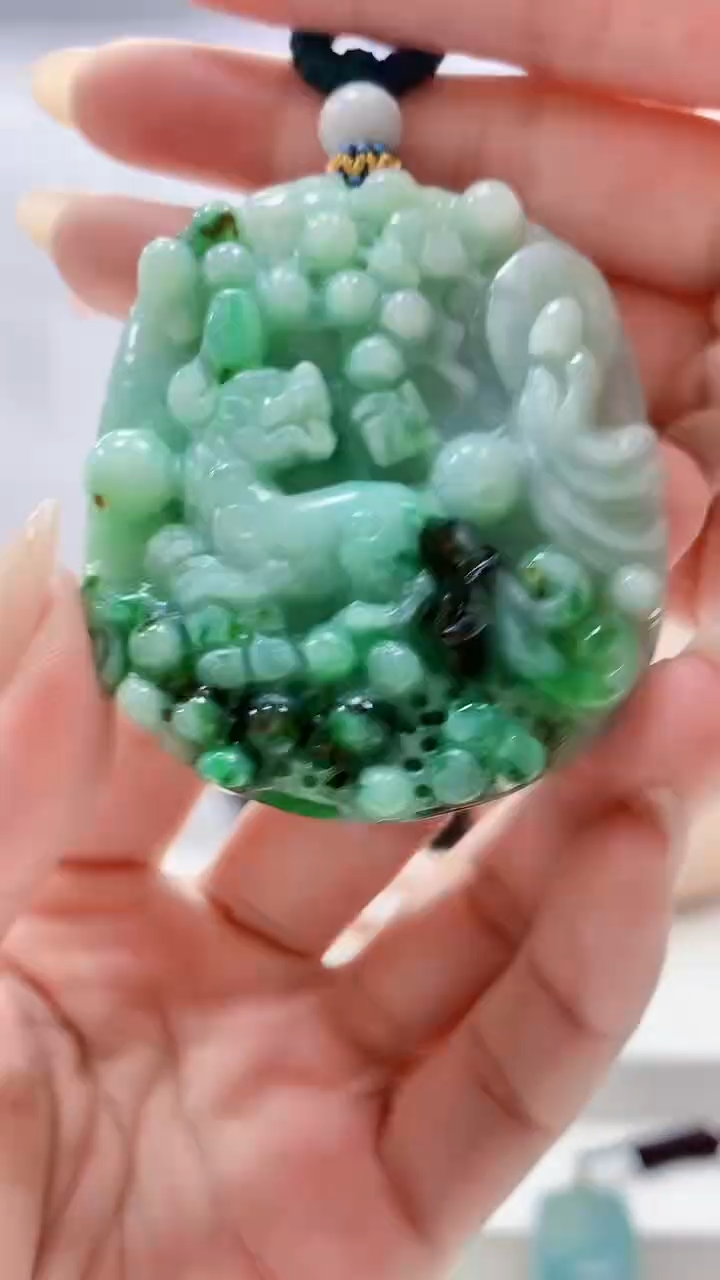 未镶嵌定制翡翠4812lr-毛货挂件65