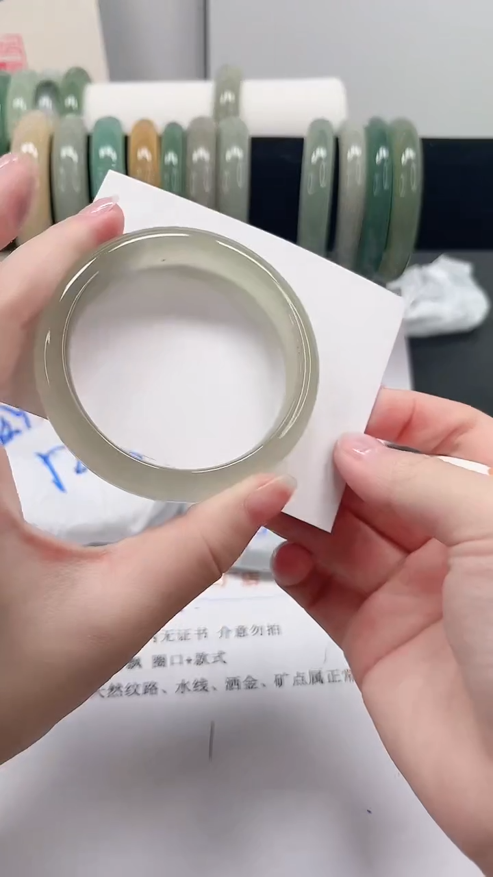 未镶嵌手镯石英质玉34-53.7