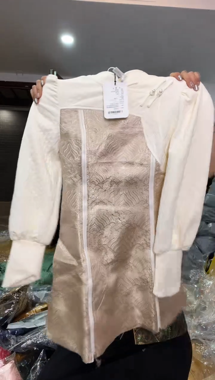 卫衣裙       L码        105-115斤