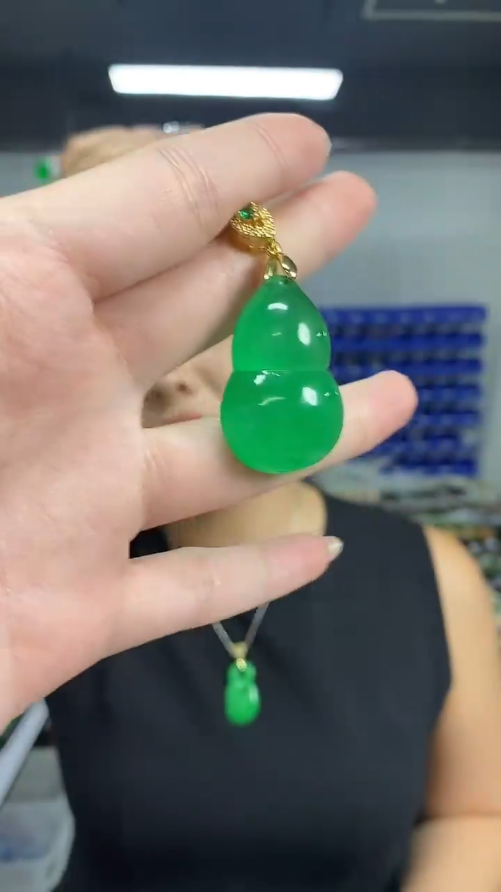 颈饰未镶嵌翡翠多样性发其一颜色微差
