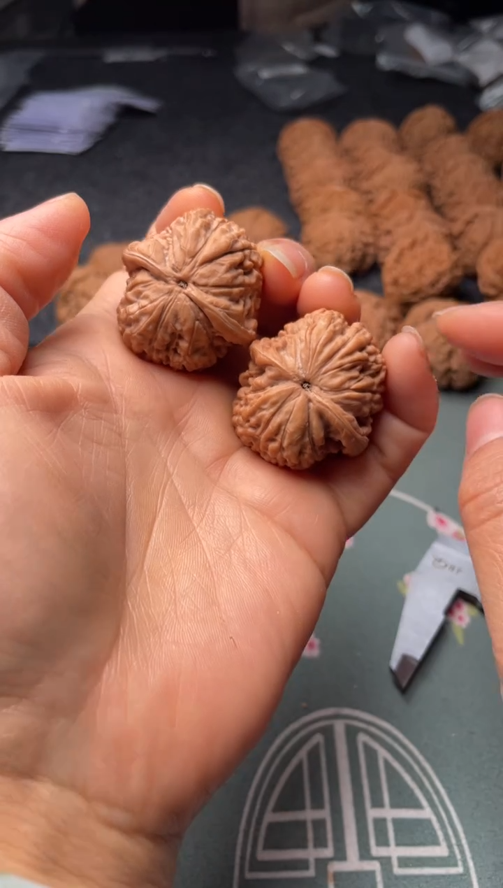 把件文玩核桃w46  莲花 34尺