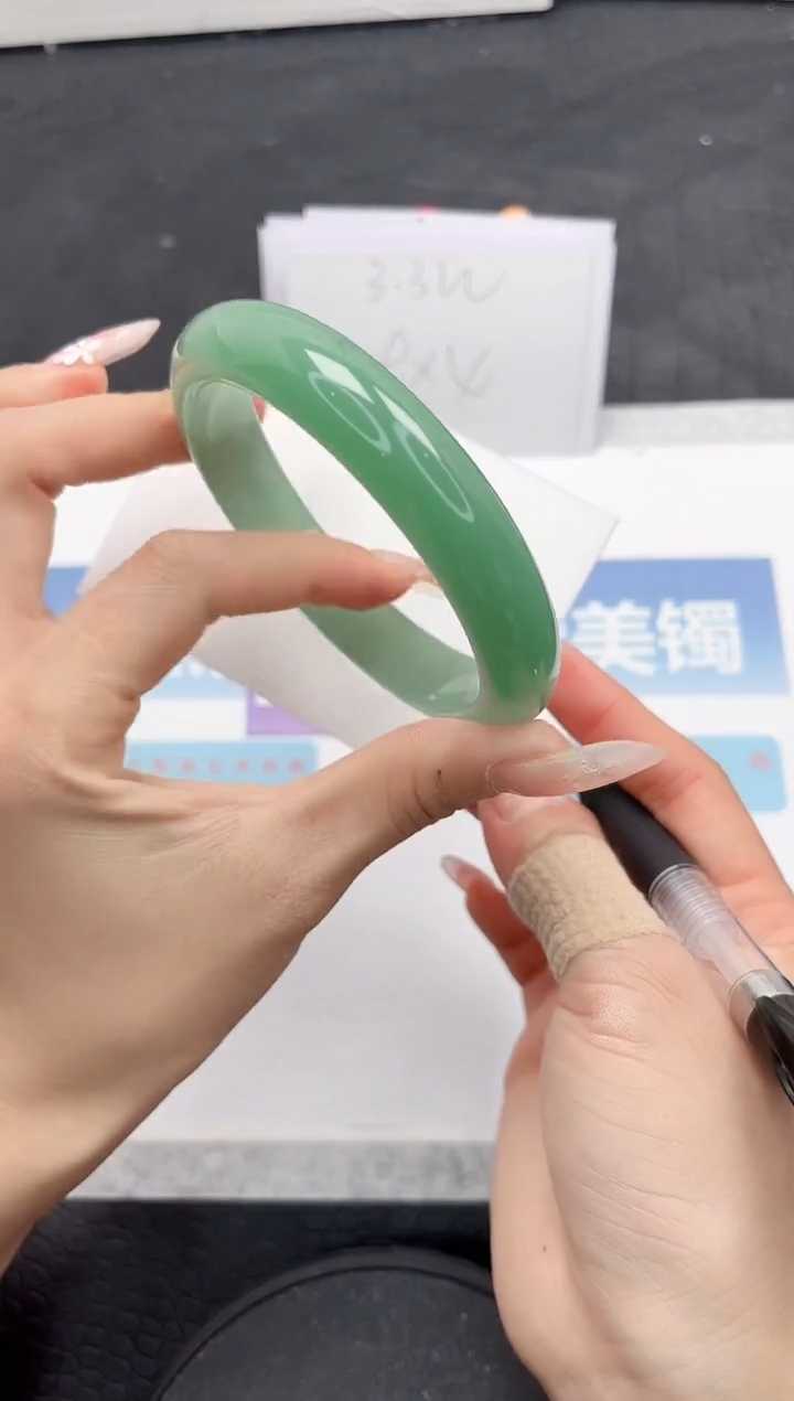 【闪购商品】石英质玉手镯未镶嵌A288-62