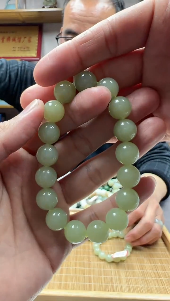 【闪购商品】和田玉手串未镶嵌12冰黄口