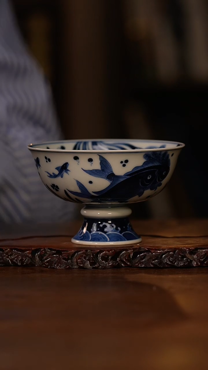 【闪购商品】杯志纯窑青花高足鱼藻图杯