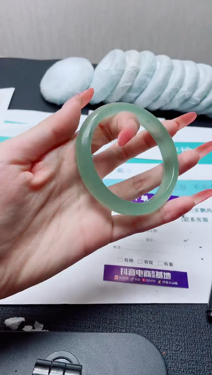 未镶嵌手镯石英质玉38-61