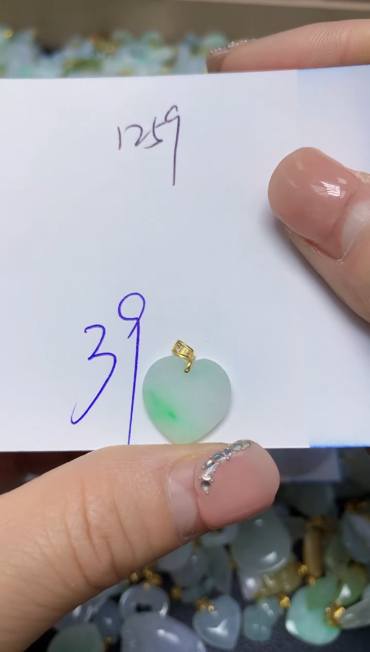 【闪购商品】翡翠挂件18K金镶嵌 天然翡翠A货