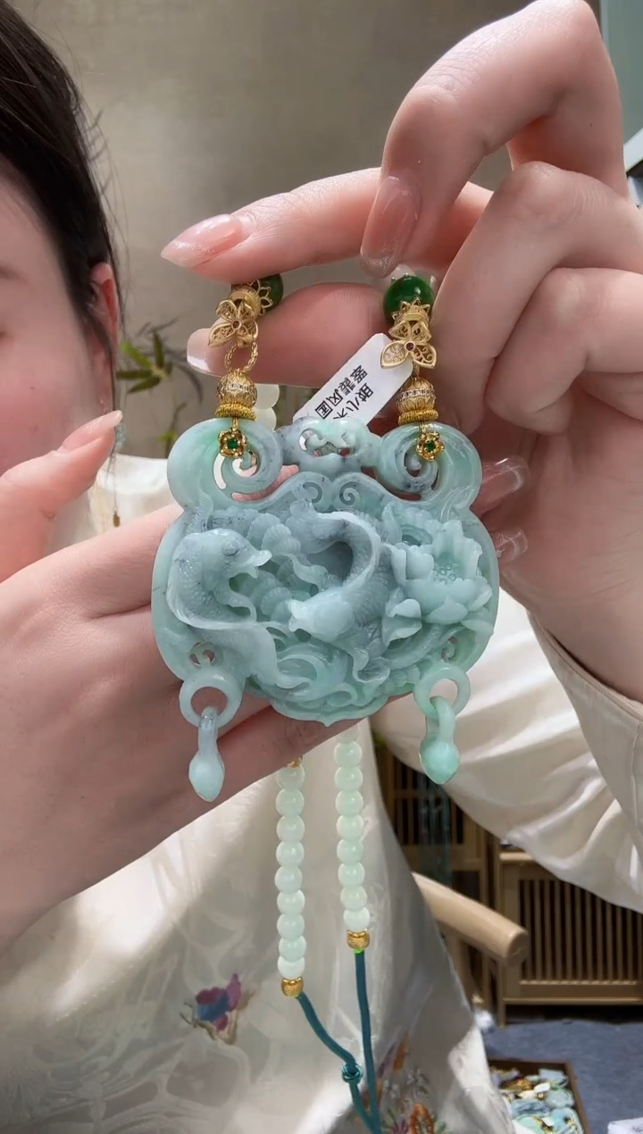 【闪购商品】翡翠颈饰未镶嵌吊坠