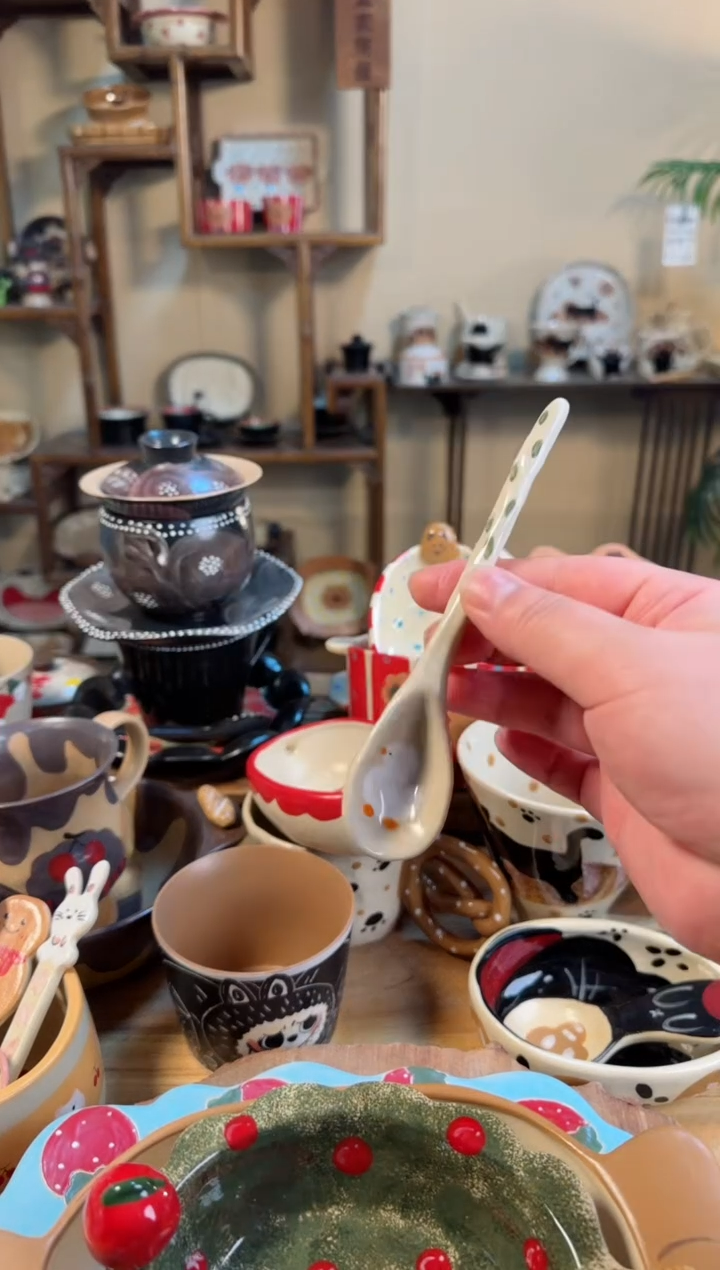 【闪购商品】鸭鸭手捏勺子高温瓷器